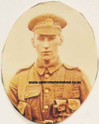 Private Cyril RICHARDS, South Wales Borderers (1916)